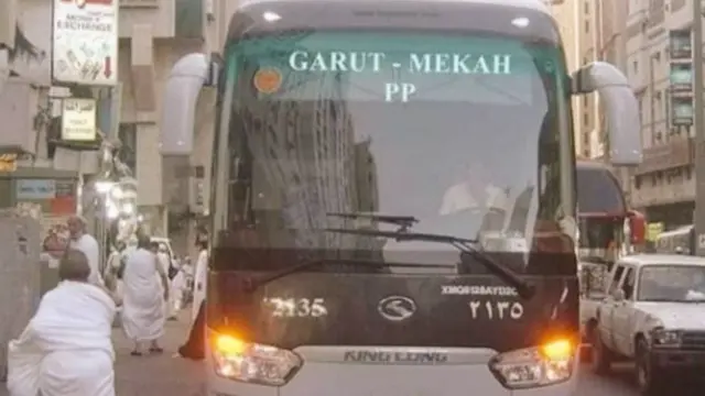 6 Tulisan Jurusan di Angkutan Umum Ini Bikin Mikir Keras