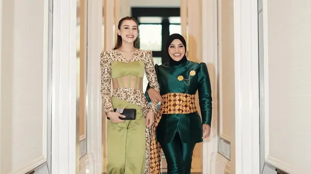 6 Gaya Kompak Aurel Hermansyah dan Aaliyah Massaid Kenakan Kebaya Hijau, Saudara Ipar Rasa Kandung