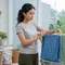 7 Cara Membuat Handuk Cepat Kering Meski Musim Hujan, Tips Ampuh Bebas Bau Apek
