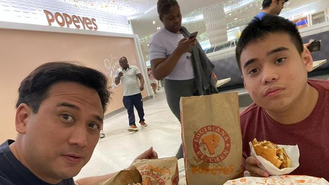 7 Potret Tengku Firmansyah yang Kini Jadi Tukang Besi di Kanada, Tampil Santai