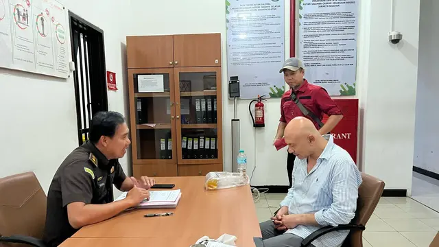 Penyidik Polres Metro Jakarta Selatan telah melimpahkan tersangka Arif Nugroho, anak dari bos Prodia ke Kejaksaan Negeri Jakarta Selatan, Selasa, 11 Februari 2025.