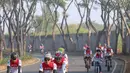 Peserta bersepeda pada acara Gowes Merdeka di BSD City, Tangerang Selatan, Minggu (18/8/2019). Gowes Merdeka yang diikuti 6.500 peserta dari Grup Astra, TNI-Polri dan komunitas sepeda digelar dalam rangka merayakan HUT ke-74 RI sekaligus mempromosikan gaya hidup sehat. (Liputan6.com/Fery Pradolo)