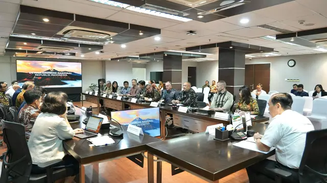 Ketua Dewan Ekonomi Nasional (DEN), Luhut Binsar Pandjaitan, mengadakan dialog terbuka dengan perwakilan kamar dagang internasional. (Foto: istimewa)