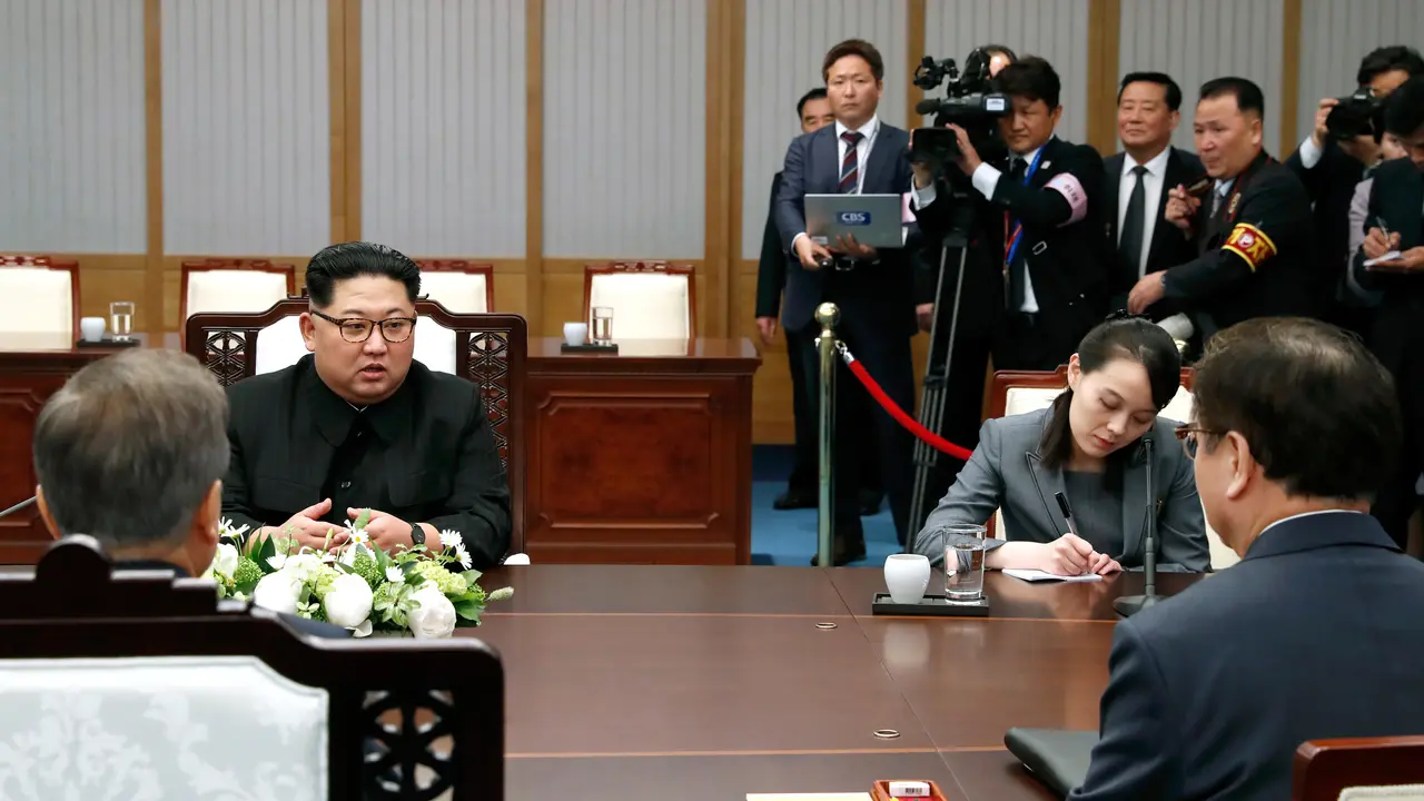 Suasana Hangat Pertemuan Kim Jong-un dan Moon Jae-in di Peace House