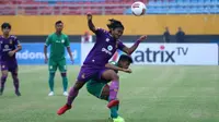 Duel Persik vs PSMS di Stadion Gelora Sriwijaya, Jakabaring, Palembang, Minggu (10/11/2019). (Bola.com/Gatot Susetyo)