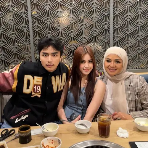 Diduga Aniaya Pacar, Ini 7 Potret Leon Dozan Anak Willy Dozan dan Kekasih