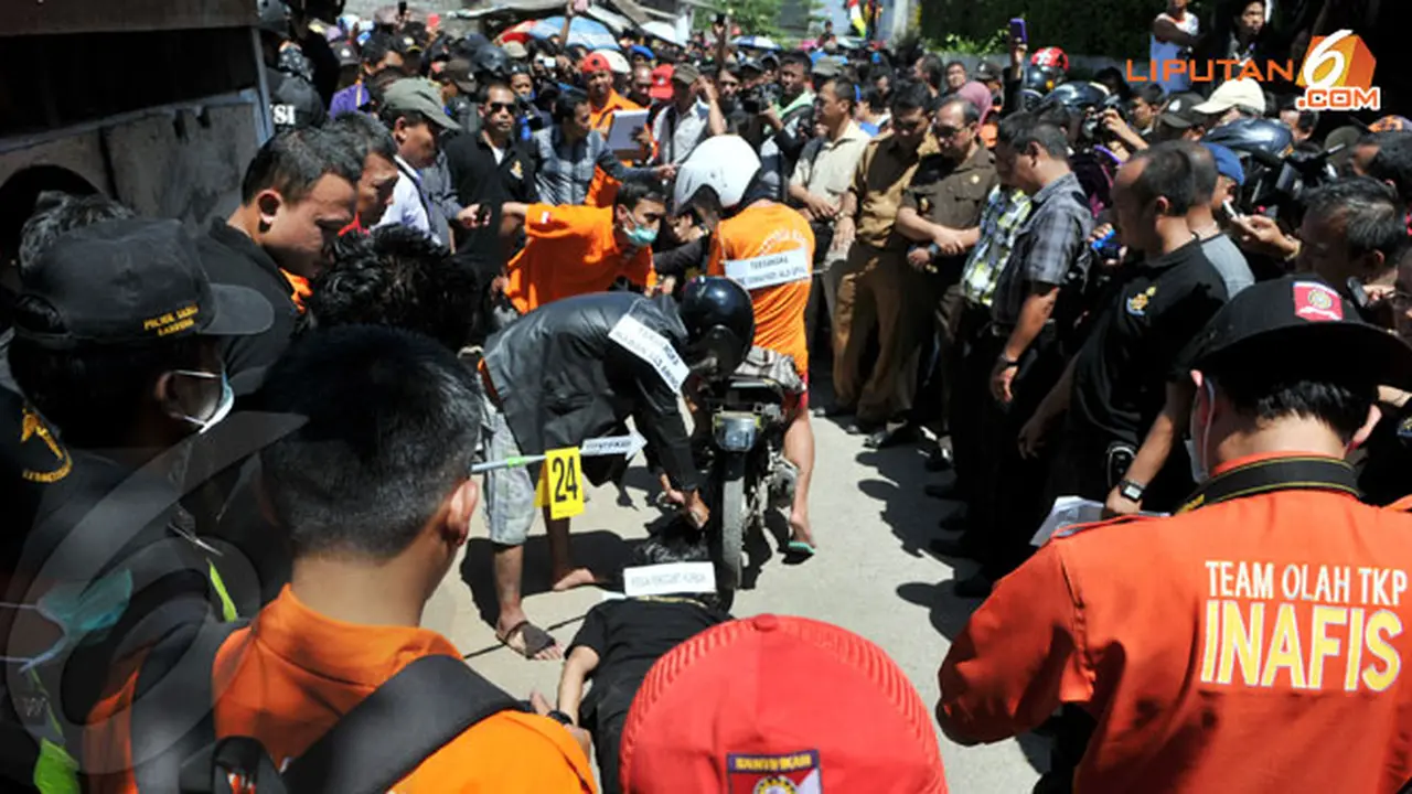 6-rekonstruksi-pembunuhan-sisca130822c.j