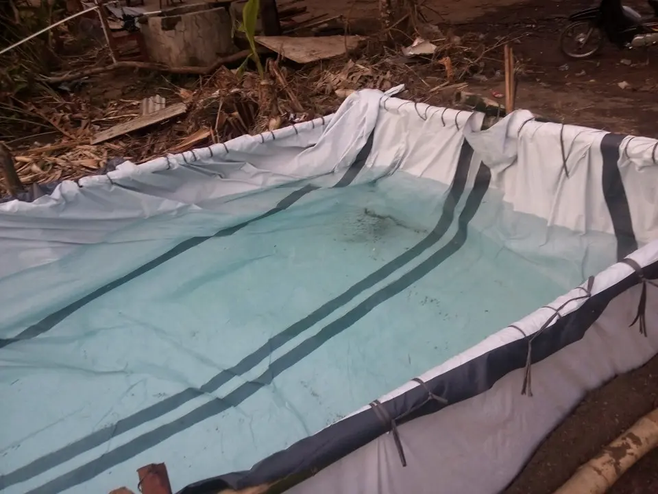 Bak penampungan air dari terpal di Desa Bunder, Kecamatan Patuk, Kabupaten Gunungkidul, DIY, yang terdampak badai Cempaka pada akhir November 2017. (Liputan6.com/Yanuar H)