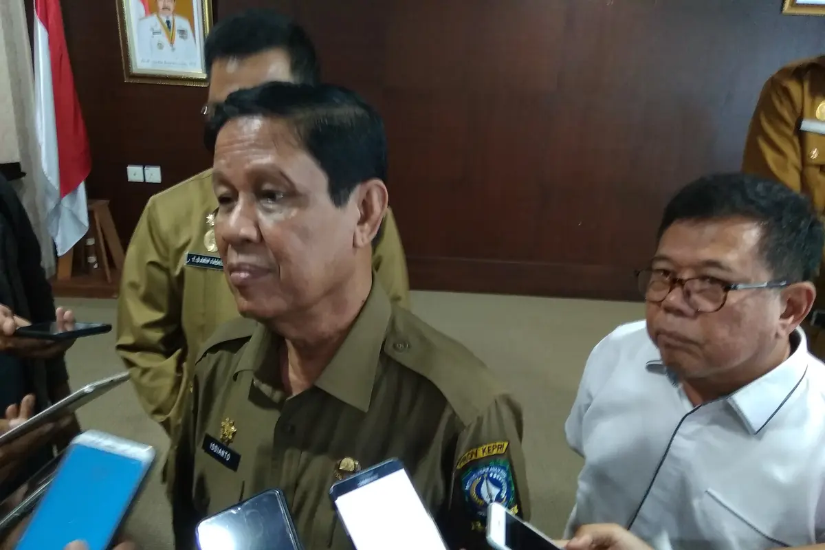 Pelaksana tugas (PLT) Gubernur Provinsi Kepri Isdianto menolak rencana pemulangan 2.000 anak buah kapal alias kru kapal pesiar dari Australia. (Foto: Liputan6.com/Ajang Nurdin)