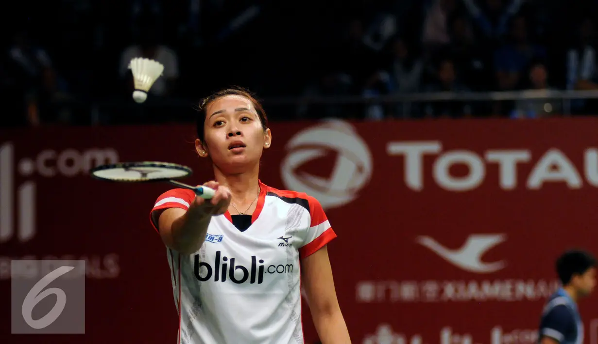 Ekspresi pebulu tangkis tunggal putri Indonesia, Maria Febe Kusumastuti saat gagal menahan serangan Pai Yu Po (Taipei) di laga Total BWF Championships 2015 di Jakarta (11/8/2015). Maria kalah 21-18, 21-13, 21-9. (Liputan6.com/Helmi Fithriansyah)