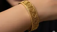 7 Desain Gelang Emas 5 Gram Favorit Muslimah Usia 25-an 2025, Simpel dan Catchy