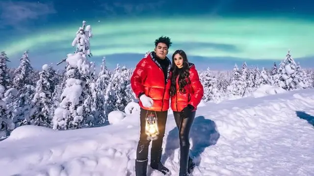 Guntur Triyoga makin mesra dengan istri