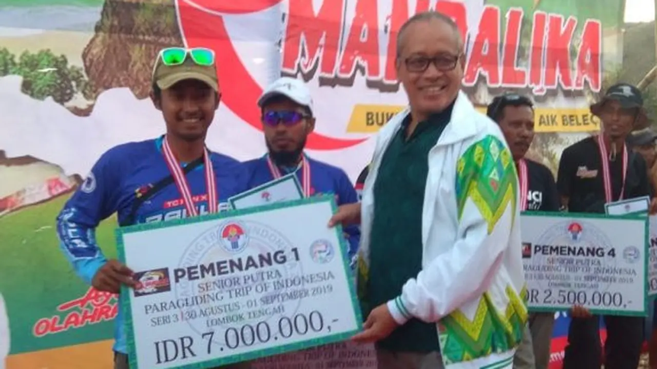 Paralayang TroI Seri 3 di Mandalika Sukses Angkat Pariwisata Daerah