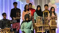 Siswa Sekolah Republik Indonesia Tokyo (SRIT) unjuk penampilan kesenian angklung dalam Min On Kid`s Festa 2023 di Min On Culture Center, Tokyo pada Kamis, 27 Juli 2023. Dok: KBRI Tokyo