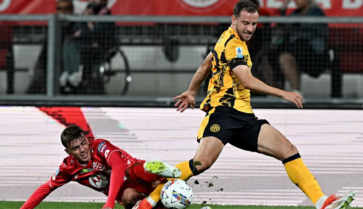 Tertinggal 0-1, Inter Milan meningkatkan intensitas serangan. (Gabriel BOUYS/AFP)
