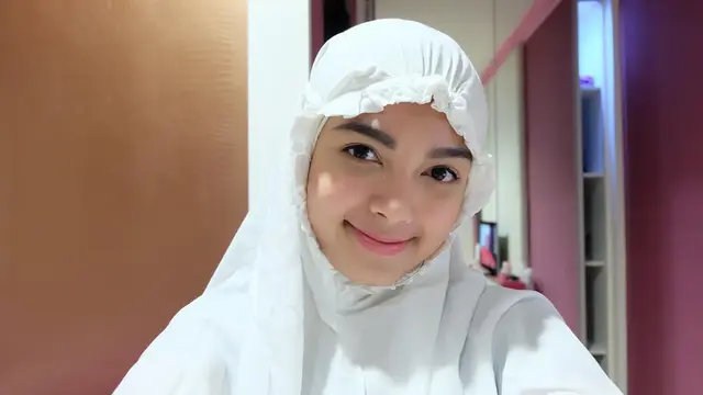 Claudia Andhara
