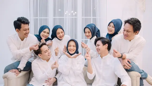 6 Pemotretan Rey Mbayang dan Keluarga Dinda Hauw, Penuh Kebahagiaan