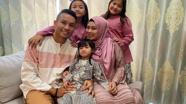 6 Potret di Luar Lapangan Kiper Singapura Hassan Sunny, Sosok Family Man