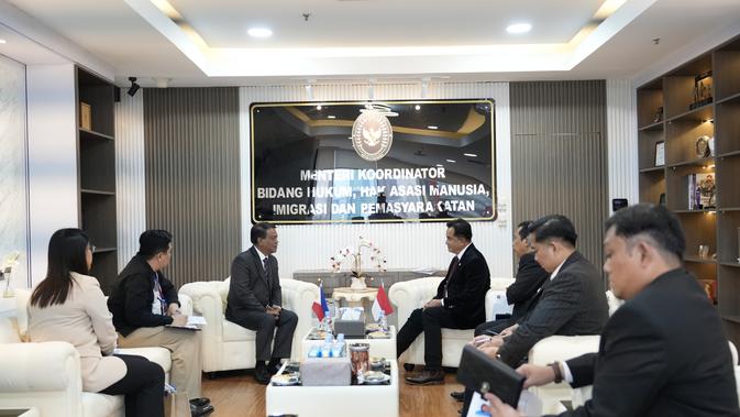 Menko Yusril dan Dubes Filipina Bersinergi: Dialog Penting Mengenai Transfer Narapidana Taufiq Rifqi Terkait Kasus Terorisme Bom Hotel