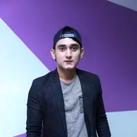 Kekhawatiran Haydar dalam menjadikan Siti Badriah sebagai pacar lantaran baginya ketika pacaran aka nada sebuah jarak serta rasa jaim. Namun jika menjadi sahabat semua masalah dari keluarga hingga keuangan dapat dibicarakan. (Nurwahyunan/Bintang.com)