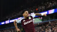 Ian Maatsen merayakan gol yang dicetaknya ke gawang Club Brugge pada leg 2 babak 16 besar Liga Champions 2024/2025 di Villa Park, Kamis (13/3/2025) dini hari WIB. Aston Villa menang 3-0 (agregat 6-1). (Adrian Dennis / AFP)