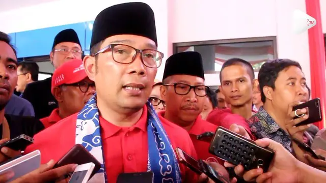 Bupati Indramayu Anna Sophana mengajukan mundur dari jabatannya. Hal ini ditanggapi serius oleh Gubernur Jawa Barat, Ridwan Kamil.