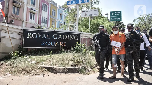 FOTO: Rekonstruksi Pembunuhan Bos Pelayaran di Kelapa Gading