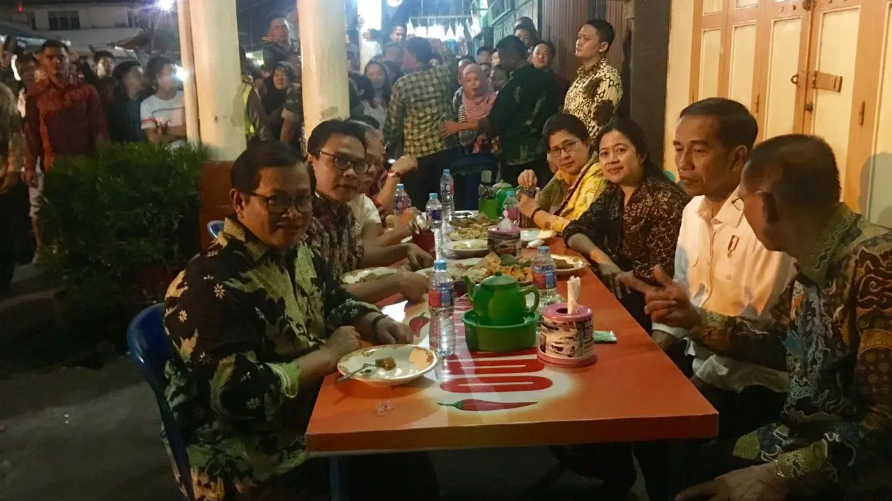 Makan Malam Jokowi di Pasar Hongkong Sedot Perhatian Warga