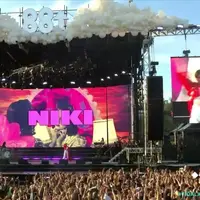 Keseruan Niki Zefanya di Head in the Clouds Festival (sumber: twitter/@nnsshfr)