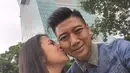 Pria kelahiran Jepara 17 Maret 1973 ini selalu terlihat romantis bersama sang istri saat berlibur di Taipei. (Liputan6.com/IG/@joyceadon)