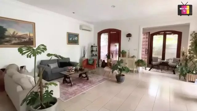 Potret rumah kontrakan Rina Nose (Sumber: YouTube/Qiss You TV)