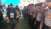 Prosesi pemakaman Serka Zainuddin yang tewas di Poso (Eka Hakim/Liputan6.com)