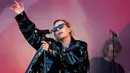 Penyanyi Swedia Lykke Li tampil pada hari pertama Festival Musik Sziget di Pulau Shipyard, Budapest, Hungaria, Rabu (8/8). Lebih dari 5.000 orang diperkirakan akan menghadiri Festival Sziget ke-26. (Balazs Mohai/MTI via AP)