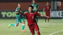 Pemain Timnas Indonesia U-19, Witan Sulaeman merayakan gol ke gawang PSS Sleman saat laga uji coba di Stadion Maguwohardjo, Sleman, Sabtu (12/8). Laga berakhir imbang 2-2. (Liputan6.com/Helmi Fithriansyah)