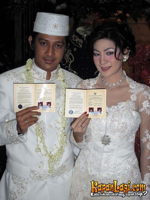 Potret pernikahan para selebriti Tanah Air. (Sumber: KapanLagi)