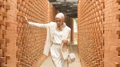 Richa Iskak sangat suka dengan warna yang mencolok. Mulai dari gayanya saat kerja hingga kesempatan liburan, wanita 36 tahun itu kerap tampil mengenakan jas. Tak hanya pakaian, tas yang dikenakan Richa juga punya warna yang kompak. (Liputan6.com/IG/@richaiskak).