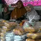 Penjual takjil di Jalan Ahmad Sobana, Perum Bantarjati, Kota Bogor (Achmad Sudarno/Liputan6.com)