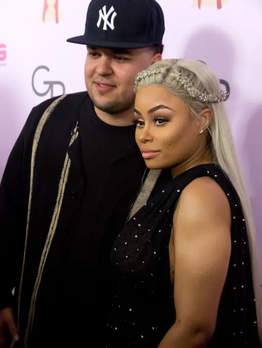 “Rob ingin membuat Chyna bahagia, untuk itu dia (Rob) sudah mempersiapkan berbagai rencana sebagai kejutan untuk Chyna,” ucap seorang sumber dilansir oleh E!News. (AFP/Bintang.com)