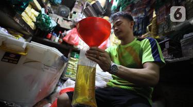 Minyak Goreng Curah di Pasar Tradisional Masih Diangka 15 Ribu Rupiah per Liter