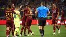 Para pemain AS Roma merayakan kemenangan atas Barcelona pada laga International Championship Cup di Stadion AT&T, Texas, Selasa (31/7/2018). AS Roma menang 4-2 atas Barcelona. (AFP/Cooper Neill)