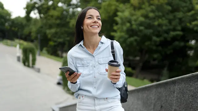 wanita agustus denim