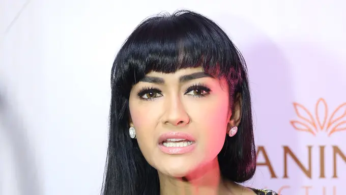 [Bintang] Julia Perez