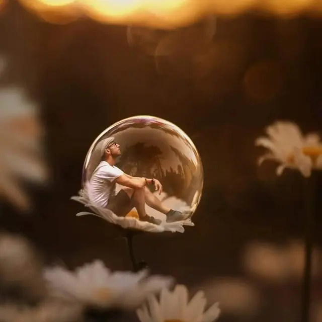 Seniman Ini Bikin Miniatur Unik dari Dirinya Sendiri, 6 Hasilnya Bikin Takjub