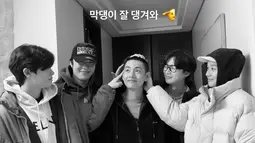 Park Seo Joon melalui Instagram membagikan foto Wooga Squad— yang beranggotakan Park Seo Joon, V, Park Hyung Sik, Peakboy, dan Choi Woo Shik—. “Makdaengyi (mengacu pada V sebagai anggota termuda), kembalilah dengan selamat," kata Seo Joon. (Foto: Instagram/ bn_sj2013)