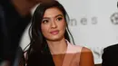 "Jujur aku males ke salon, aku lebih siasati yang lambat prosesnya dan akhirnya bagus yang tidak instan. Seperti halnya tidur cukup, jangan terlalu banyak diet, isi otak dan jiwa juga," ungkap Raline Shah. (Nurwahynan/Bintang.com)