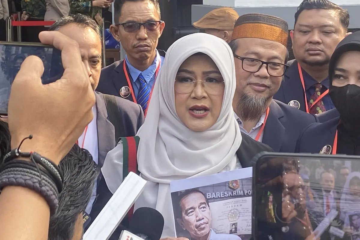 Terdakwa Tifauzia Tyassuma alias Dokter Tifa di Pengadilan Negeri Jakarta Timur.