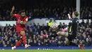 Joshua King yang merupakan mantan pemain Everton tersebut menyumbangkan tiga dari lima gol yang diciptakan oleh Watford. (AP via PA/Martin Rickett)