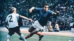 Dua gol Dragan Dzajic membantu Yugoslavia mengamankan posisi runners-up Piala Eropa 1968 sebelum kalah dari Italia di final. 2 gol itulah yang membuat Dzajic terpilih sebagai penerima sepatu emas. (www.squawka.com)