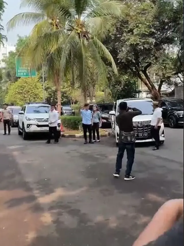 6 Potret Terbaru Selvi Ananda Dampingi Gibran Bertemu Prabowo Hingga Daftar KPU