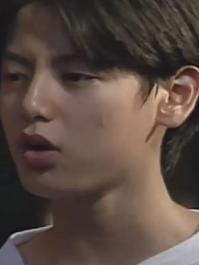 6 Potret Lawas Roger Danuarta di Awal Karier, Disebut Mirip Idol K-Pop